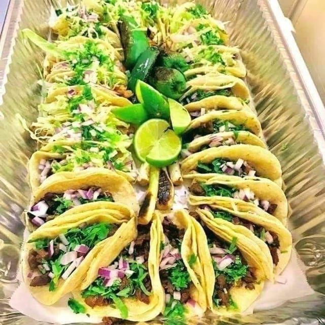 1 charola de tacos.