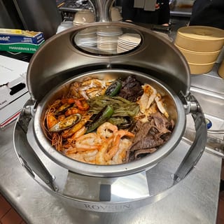 MAR Y TIERRA PARRILLADA